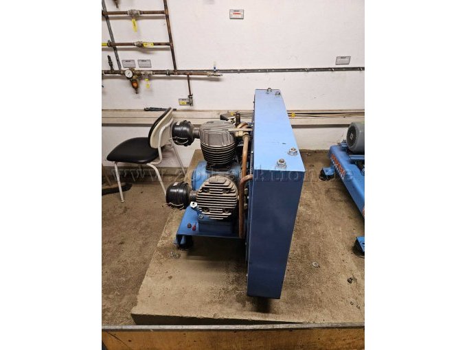 Kompressor von der Seite