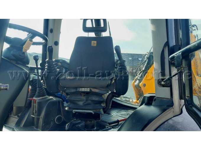 gebrauchter Baggerlader JCB Bild 3