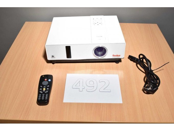 Geha compact 330WX Beamer
Gesamtansicht