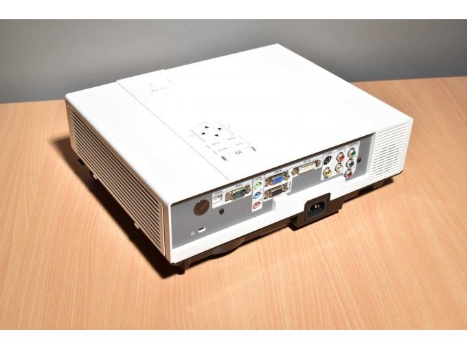 Geha compact 330WX Beamer
Ansicht von hinten