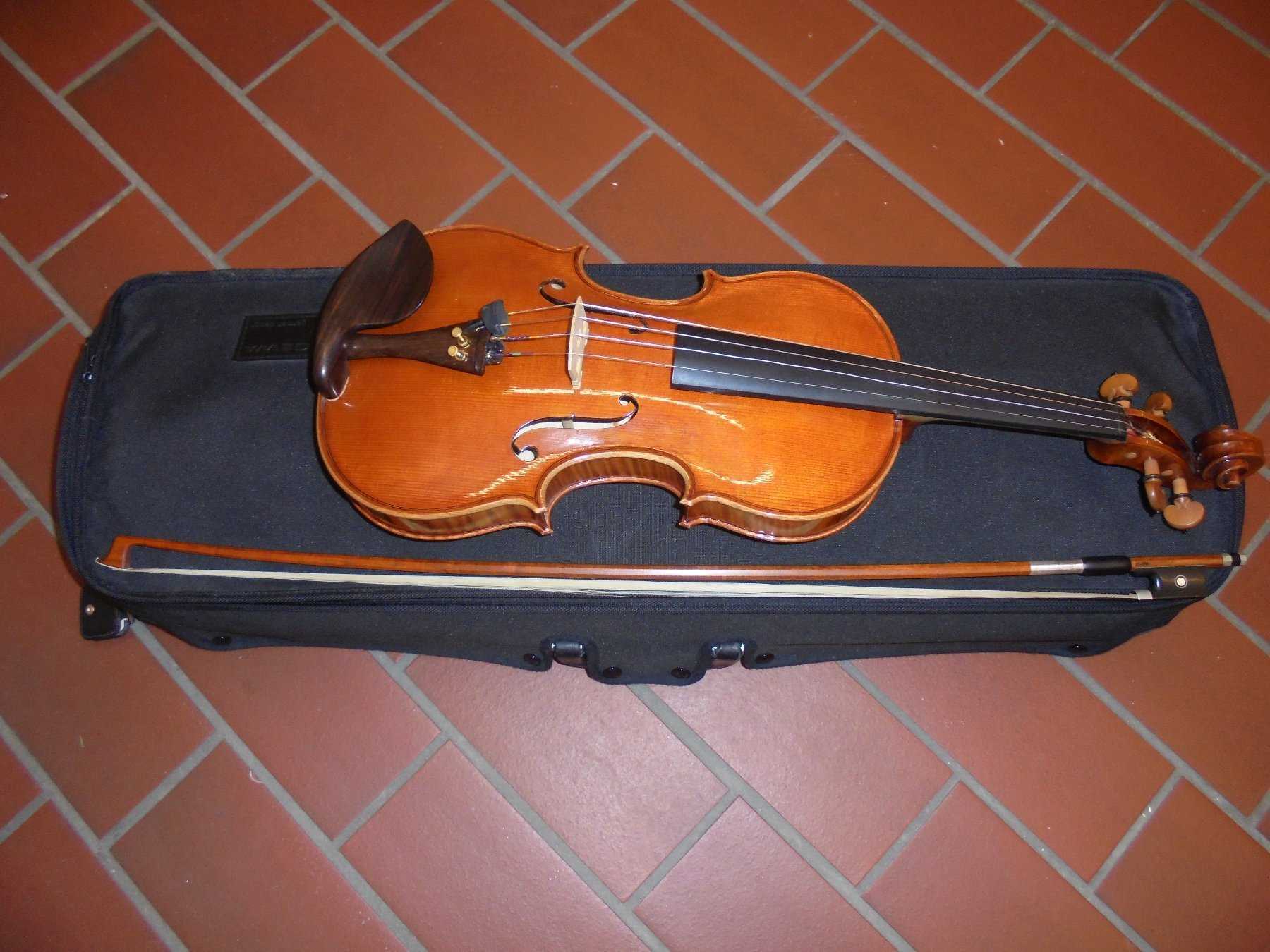 1 Geige Verona mit Geigenkasten und Geigenbogen