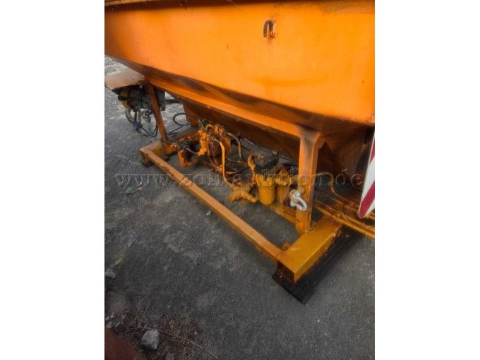 1 Gemeiner Schneeschild GSP 170 L und Aufbaustreuer passend für Multicar – foto 3 – kavel bij Zoll-Auktion, Leichlingen (Rheinland)