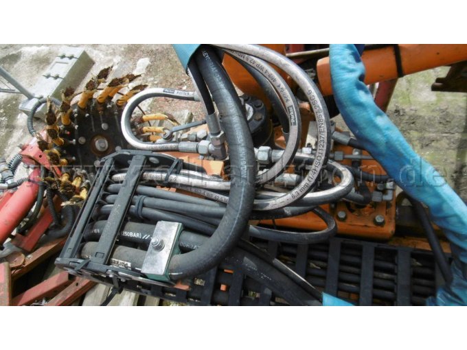 Detailansicht des Hydraulikschlauchpakets
