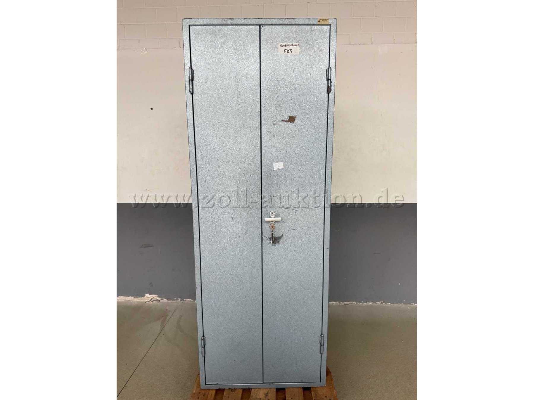 Ansicht von vorn geschlossen