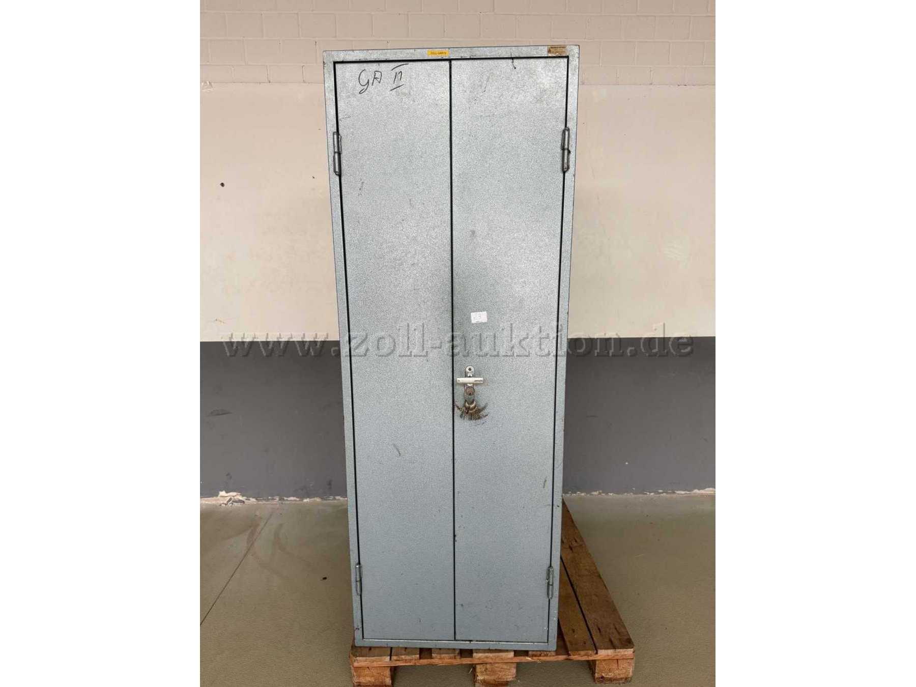 Ansicht von vorn geschlossen