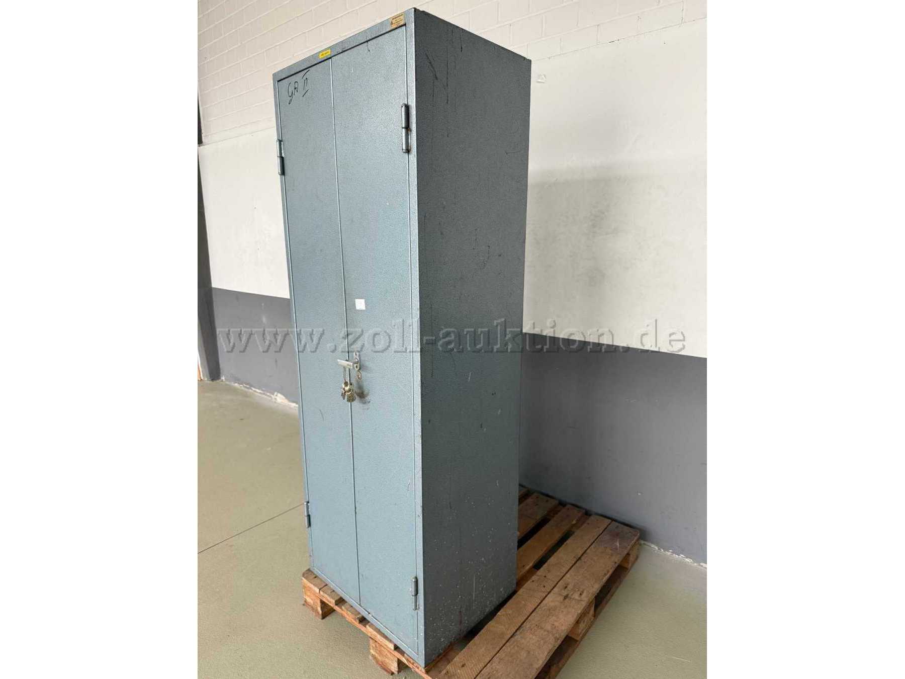 Ansicht seitlich von rechts