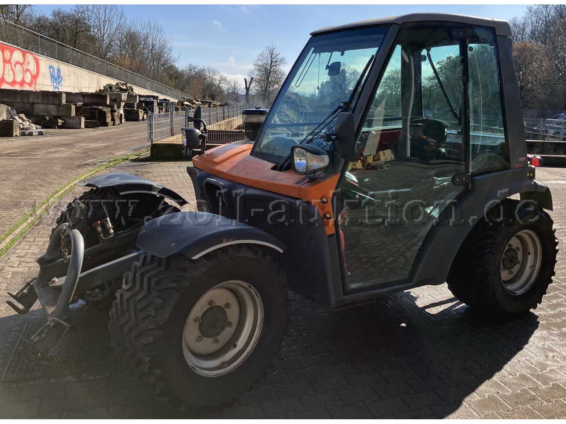 Aebi TT240 Ansicht vorne links