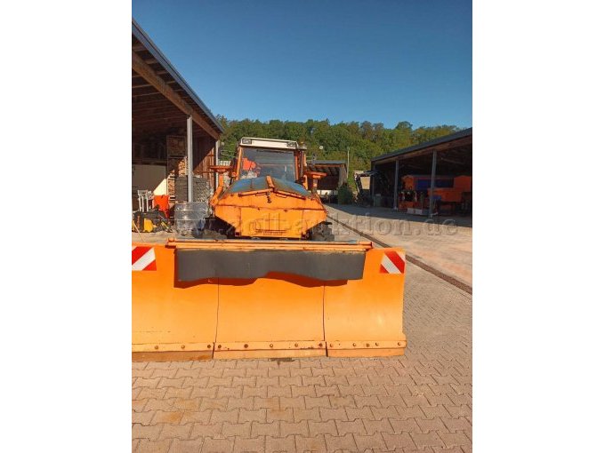 Fendt GT 380 mit Schneeschild