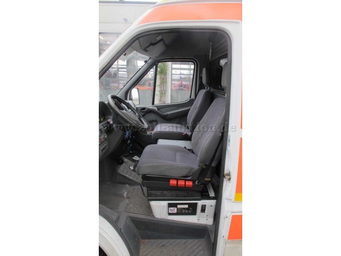 Innenraum Fahrerseite 2