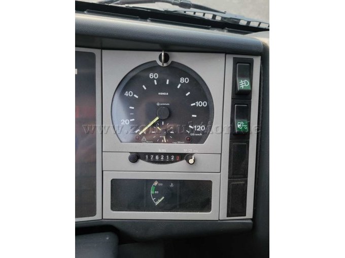 Tacho; Kilometerstand; Blaulicht und Nebelscheinwerfer