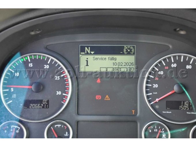 Kombiinstrument mit Gesamtfahrstrecke