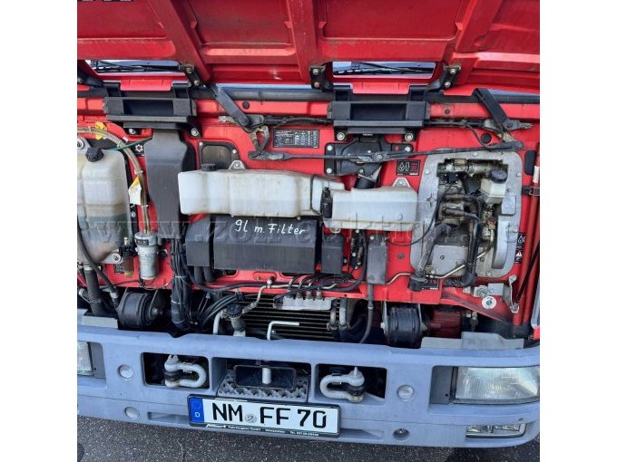 Ansicht Motorraum Technik