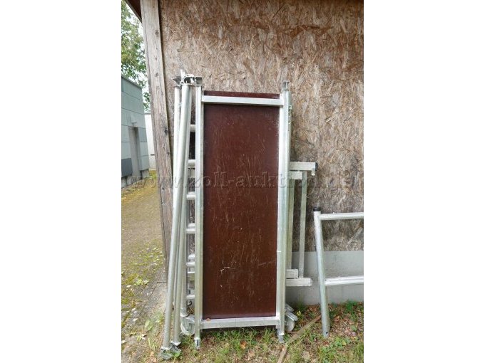 Rollgerüst, zusammengeklappt