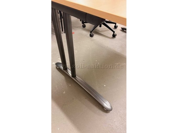 Ansicht von vorne links - Tischbein