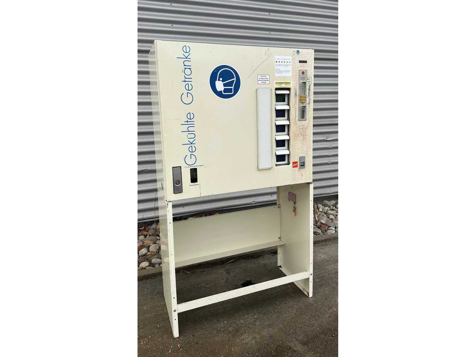 Getränkeautomat von vorne