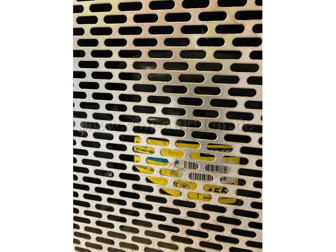 Getr.-Automat Rückseite m. CE Zeichen (hinter Gitter)