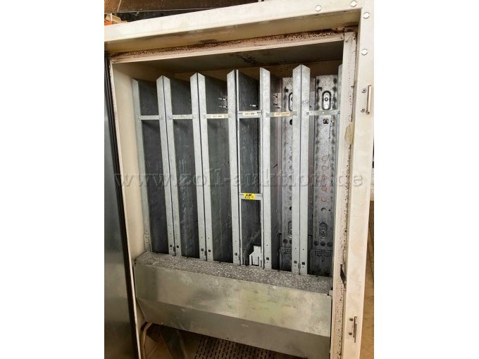 Getränkeautomat Innenansicht mit 6 Schächten