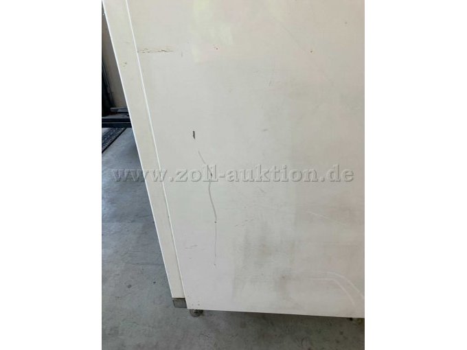 Getränkeautomat li. Seite mit Kratzer