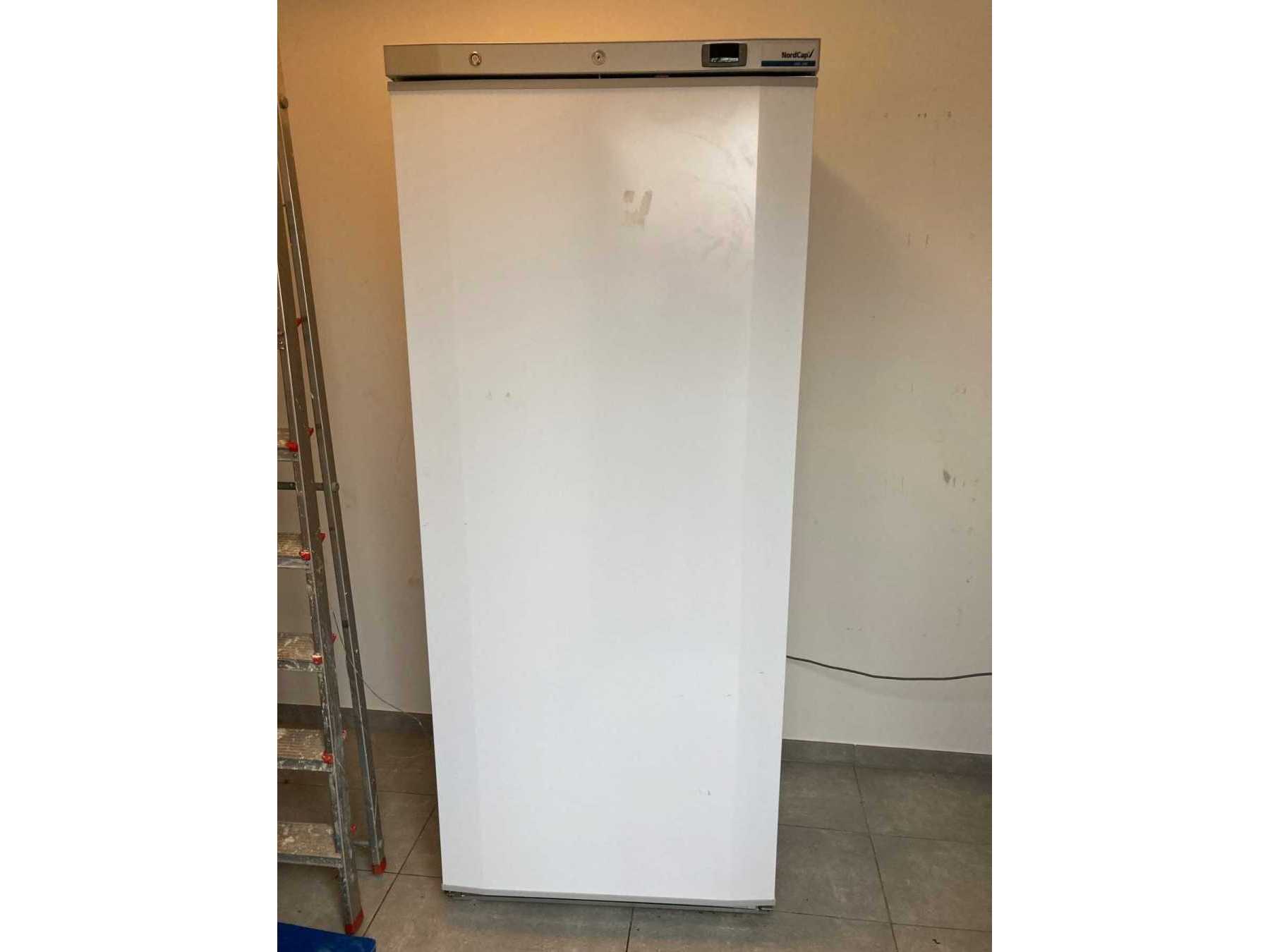 Tiefkühlschrank Vorne
