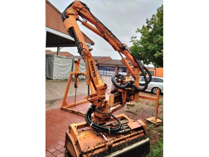 Seitenansicht links vom Böschungsmäher / Mulcher Typ: FMQ6