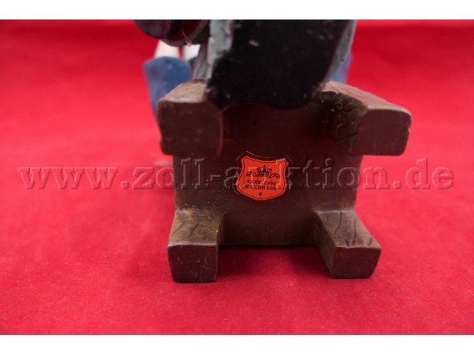 Detailansicht unten mit Aufkleber "Gilde Handwerk"