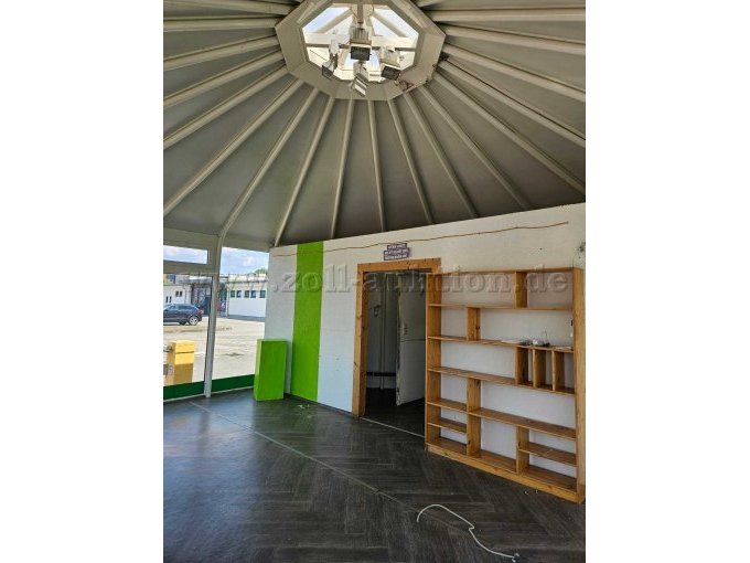 Pavillion Innenansicht von rechts