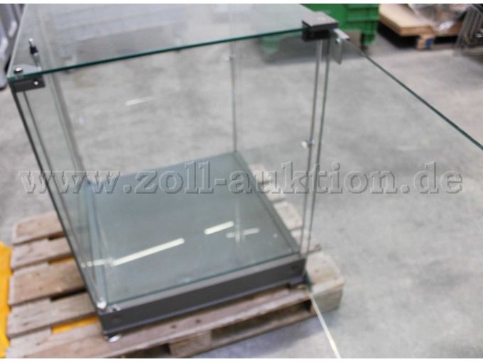 Glasvitrine offen
