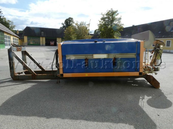 1 Gmeiner LKW Salzstreuautomat Icebear 5000W FS auf Abrollrahmen, gebraucht: Ansicht von links