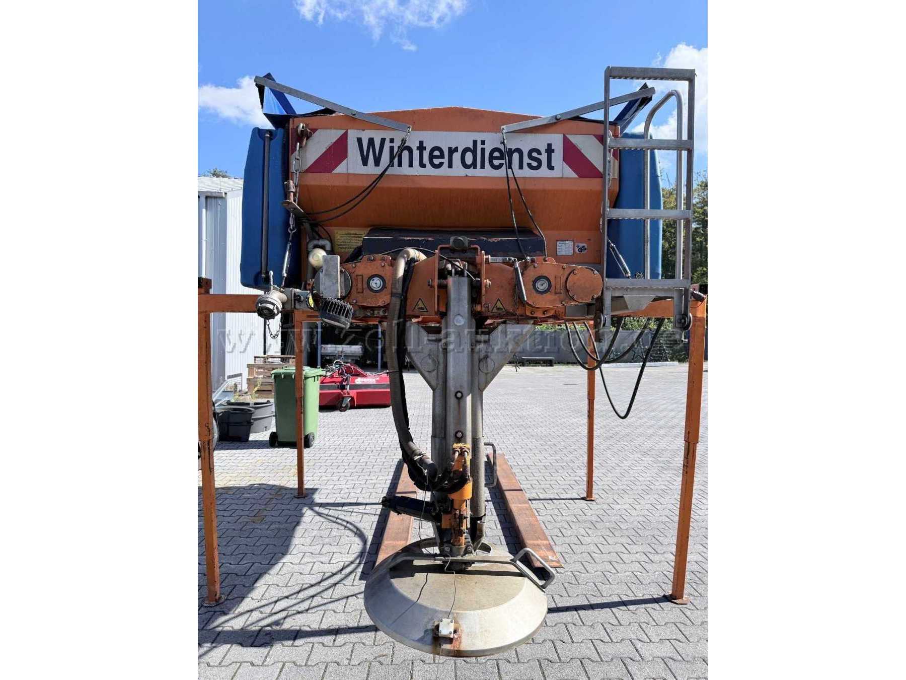 HEckansicht Runtergeklappt