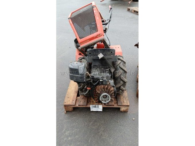 2 Geräteträger mit abgebauter Motorhaube (Vorderansicht)