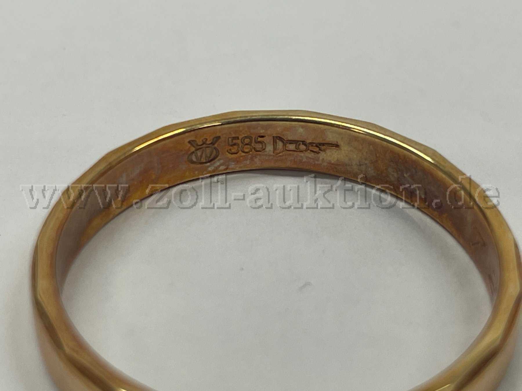 585 Goldring – klassisches Design mit sichtbaren Gebrauchsspuren