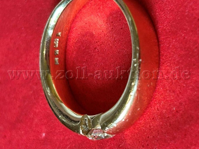 Ring mit Prägung
