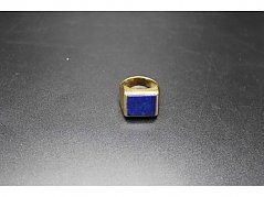 Frontansicht Goldring mit Lapislazuli