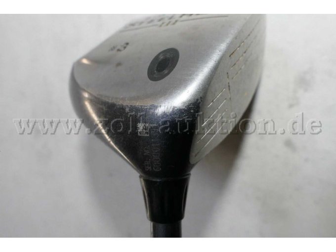 Detailaufnahme 4 vom Schlägerkopf mit Seriennummer