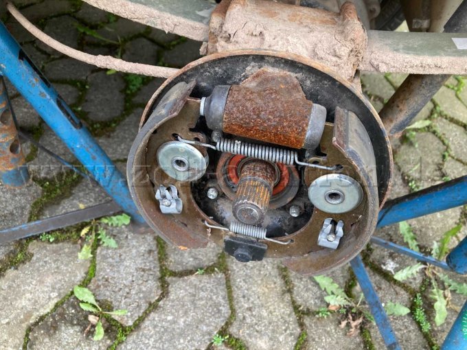 Steckachse Hinterachse links gebrochen