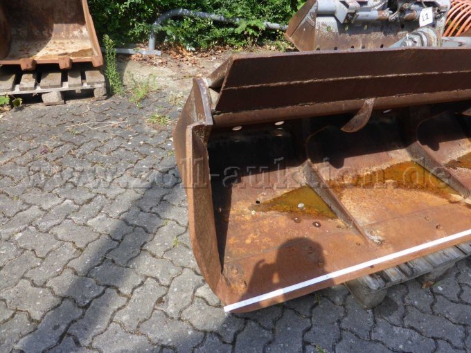 Grabenräumlöffel rechte Seite Umbau
