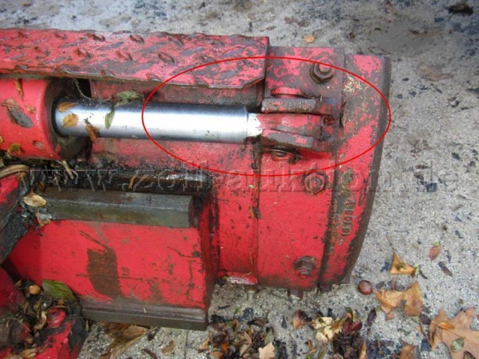 09 Schildanlenkung Aufnahme verbogen