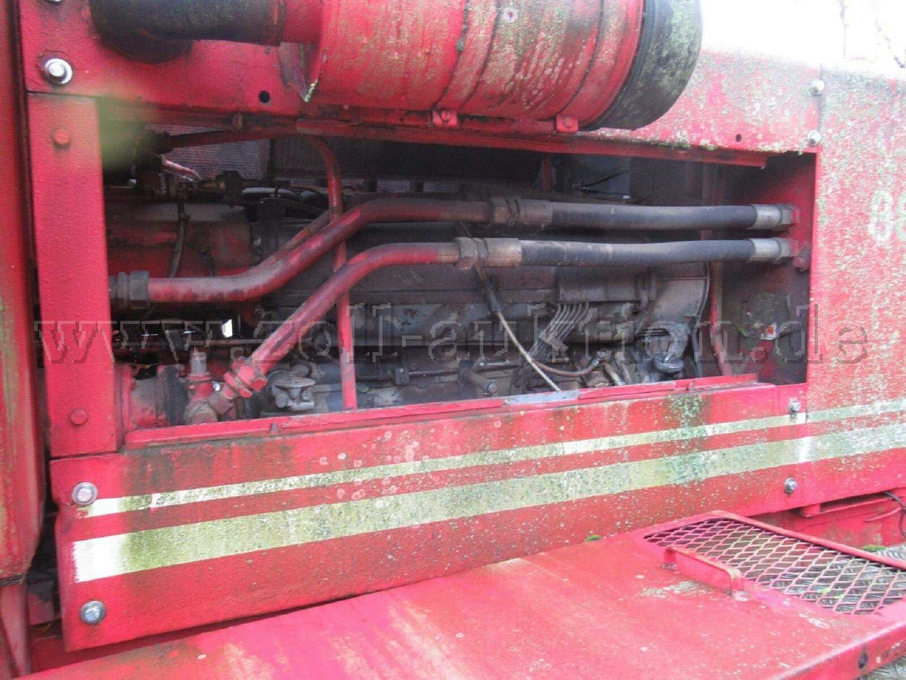 12 Ansicht Motorraum links