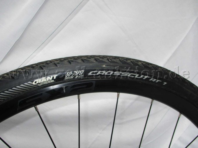 Teilansicht Hinterrad mit Felgen- und Mangelbezeichnung