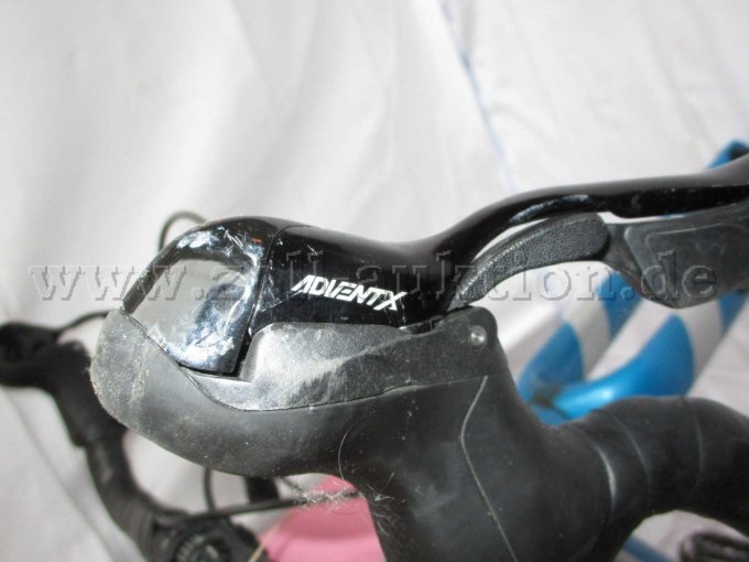 Teilansicht Lenker mit Adventx Schalthebel