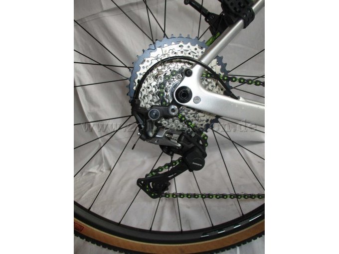 Teilansicht Hinterrad mit Zahnräder und Shimano GRX Schaltwerk