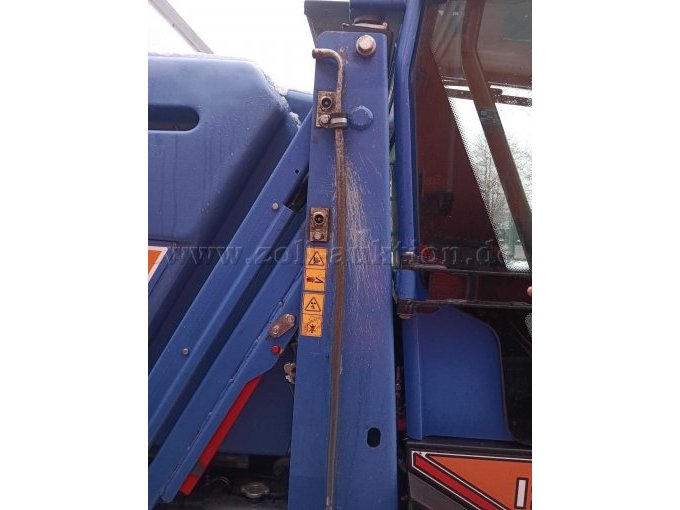 Behälterträger rechts Verkratzt