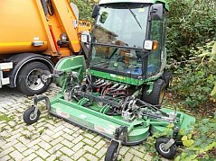 Gesamtansicht vorne links