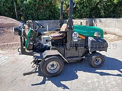 Mähmaschine von der Seite