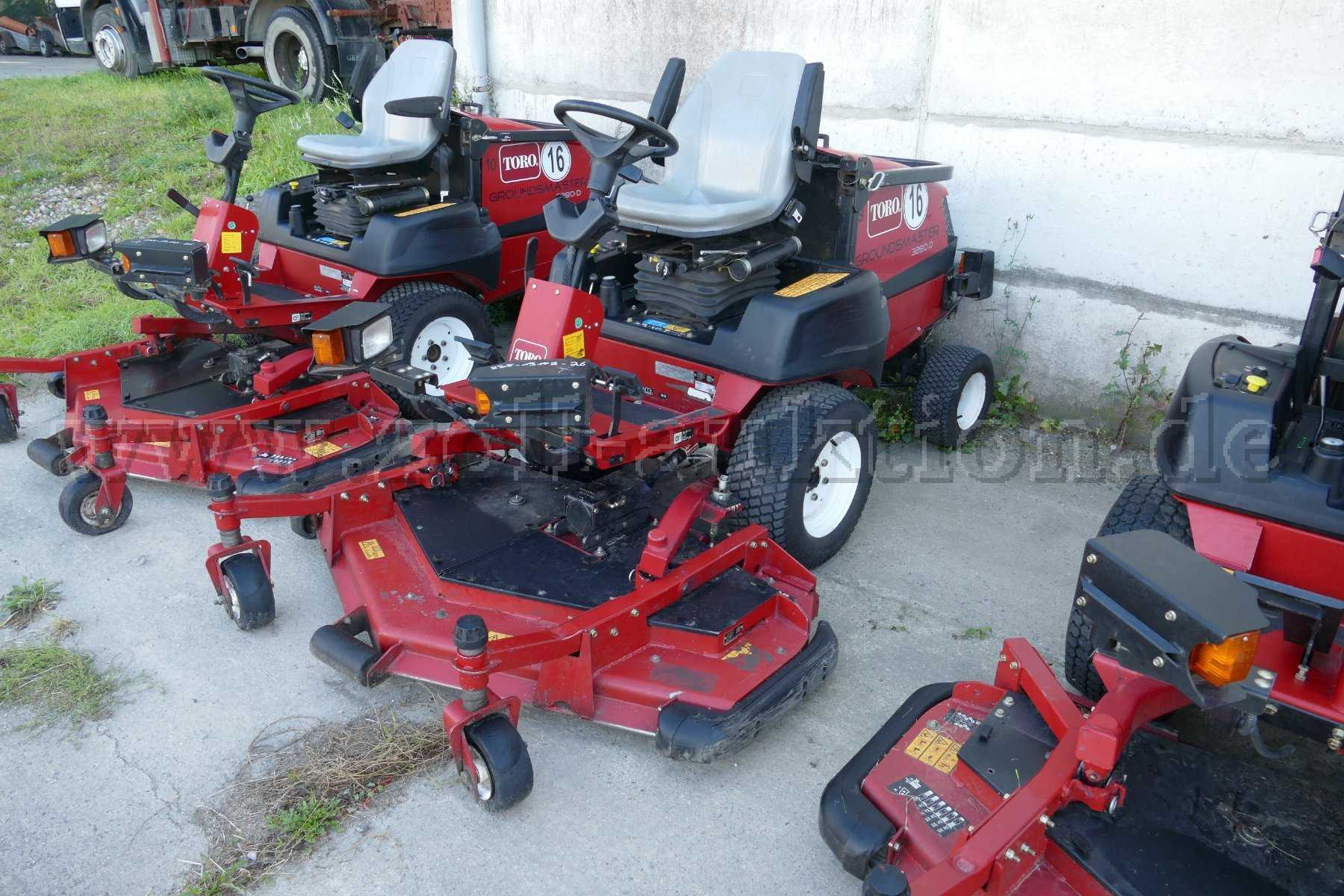 1 tondeuse grande surface TORO Groundmaster 3280D *Véhicule administratif* / à réparer