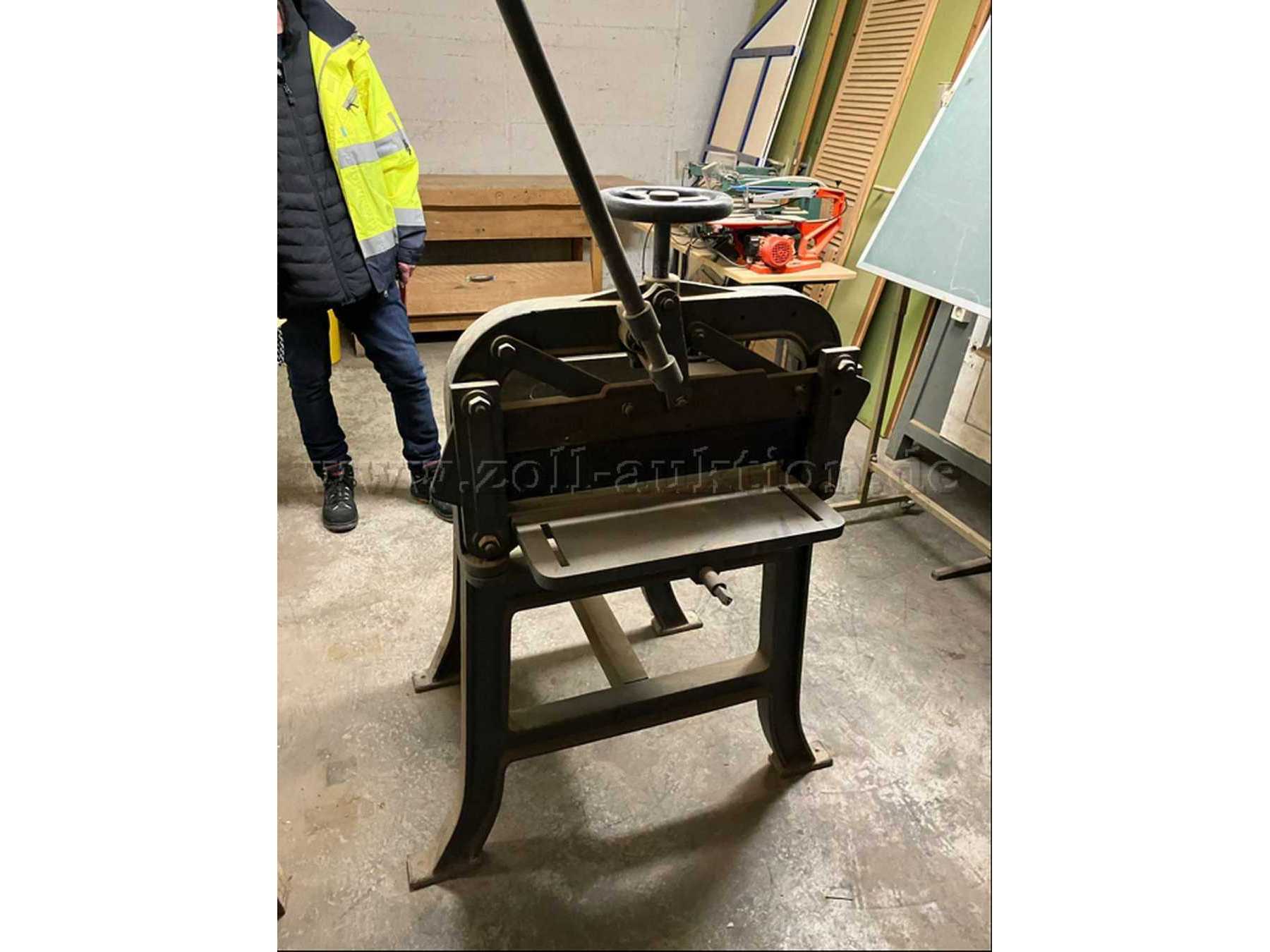 Schrägansicht mit Hebel