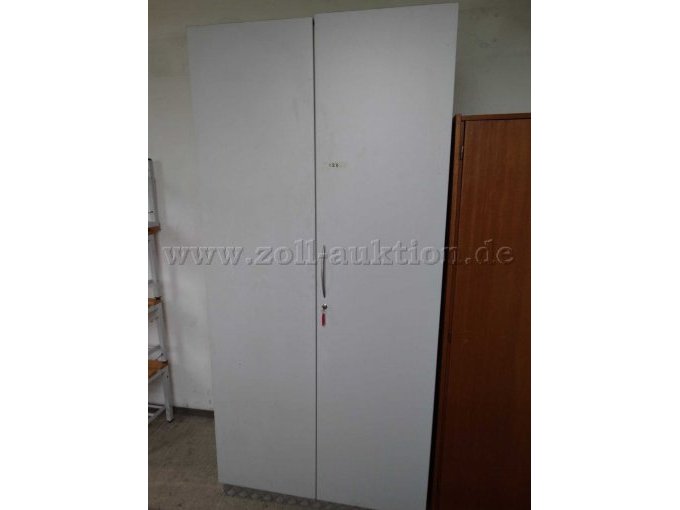 Vorderseite, Türen geschlossen