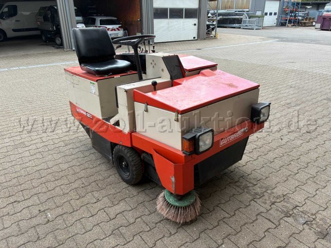 Kehrsaugmaschine