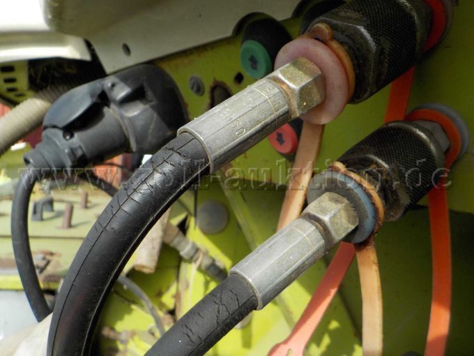 Detailbild poröse Hydraulikschläuche