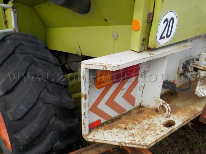 Detailbild Riss in Verkleidung